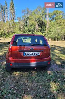 Хэтчбек Ford Fiesta 2006 в 