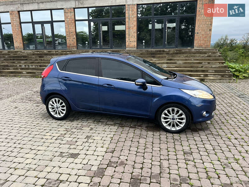 Хетчбек Ford Fiesta 2009 в Снятині