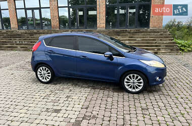 Хэтчбек Ford Fiesta 2009 в 