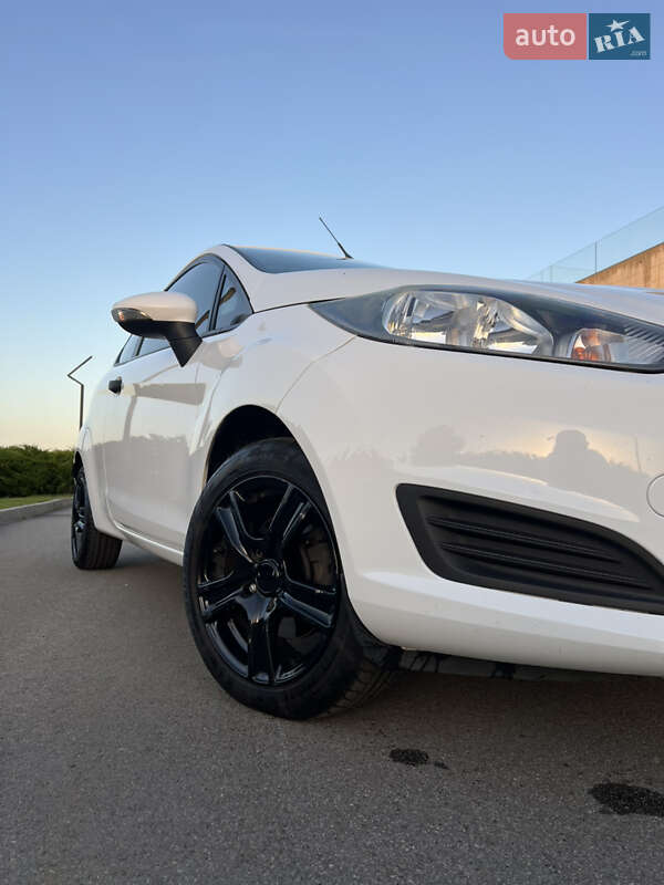 Хэтчбек Ford Fiesta 2014 в Киеве фото 5 Хэтчбек Ford Fiesta 2014 в Киеве