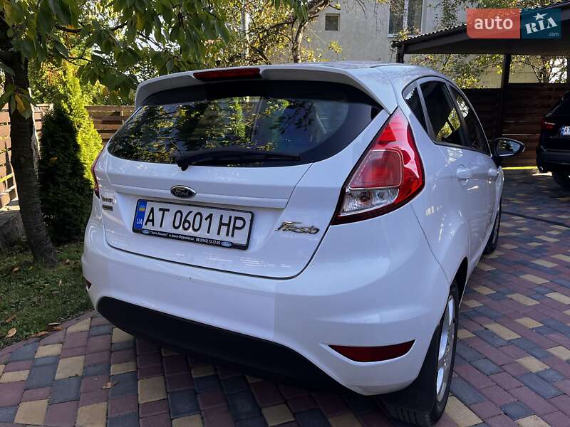 Хэтчбек Ford Fiesta 2013 в Калуше