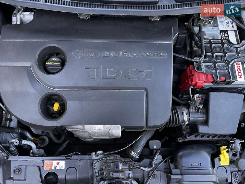 Хэтчбек Ford Fiesta 2013 в Калуше