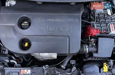 Хэтчбек Ford Fiesta 2013 в 