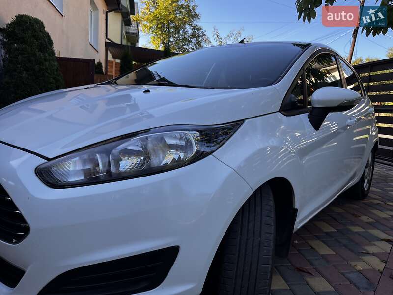 Хэтчбек Ford Fiesta 2013 в Калуше