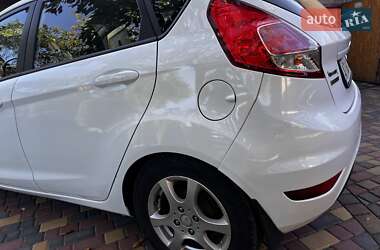 Хэтчбек Ford Fiesta 2013 в 