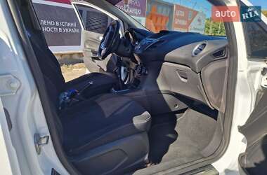 Хэтчбек Ford Fiesta 2015 в 