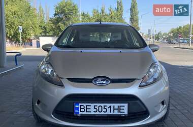 Хэтчбек Ford Fiesta 2012 в 