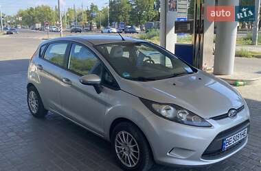 Хэтчбек Ford Fiesta 2012 в 