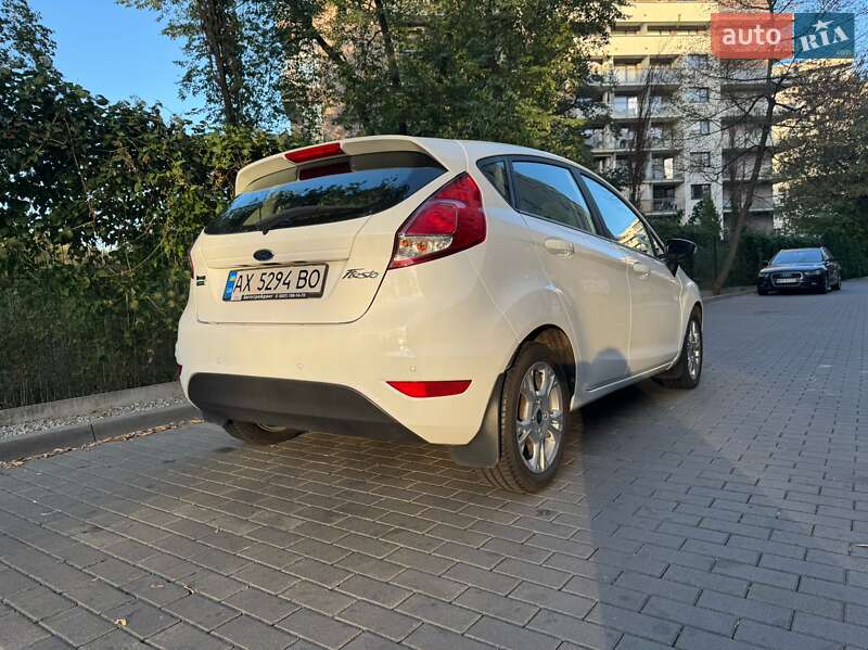 Хетчбек Ford Fiesta 2016 в Львові