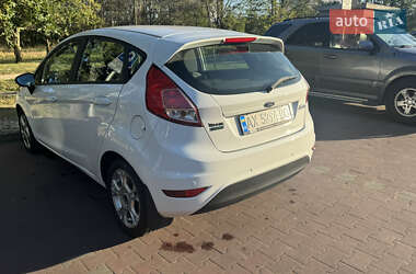 Хетчбек Ford Fiesta 2016 в 