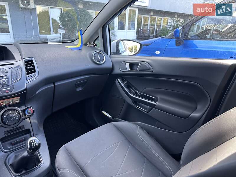 Хэтчбек Ford Fiesta 2016 в Киеве фото 9 Хэтчбек Ford Fiesta 2016 в Киеве