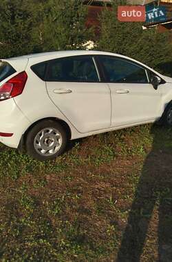 Хэтчбек Ford Fiesta 2013 в 