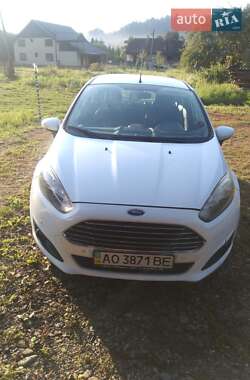 Хэтчбек Ford Fiesta 2013 в 