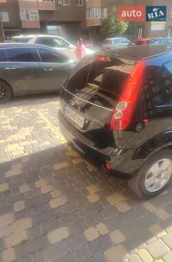 Хэтчбек Ford Fiesta 2007 в 