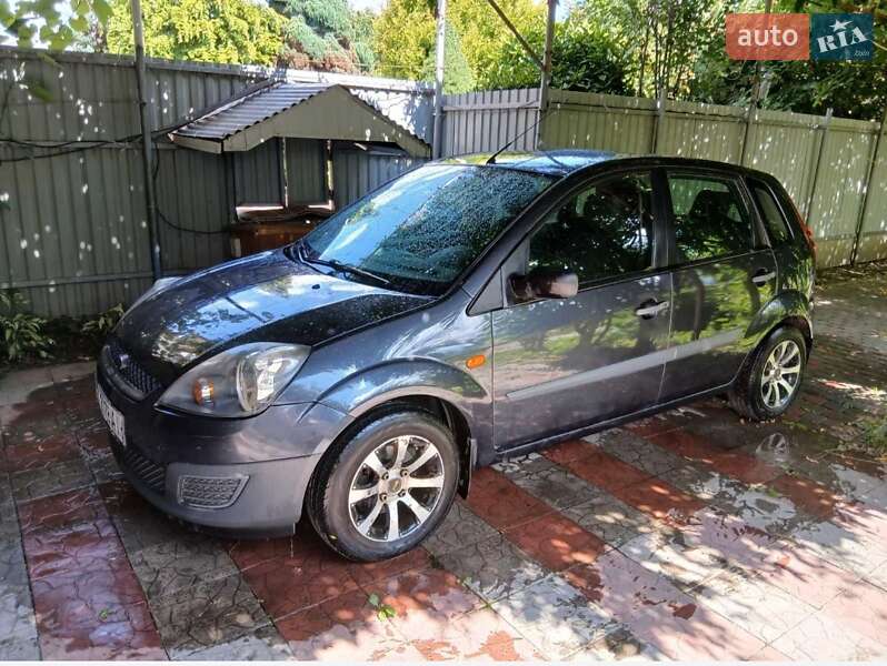 Хэтчбек Ford Fiesta 2007 в Ужгороде