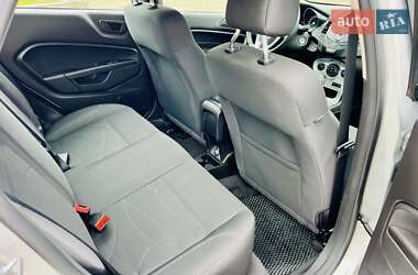 Седан Ford Fiesta 2017 в 
