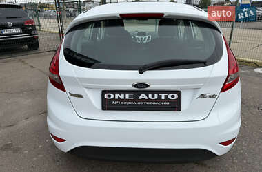 Хэтчбек Ford Fiesta 2012 в 