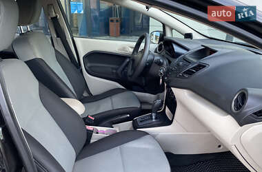 Седан Ford Fiesta 2013 в 
