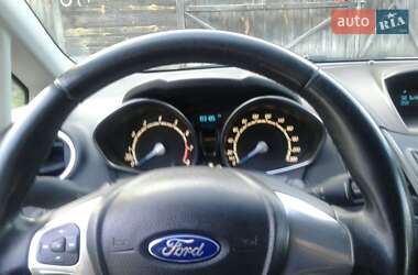 Хэтчбек Ford Fiesta 2013 в 