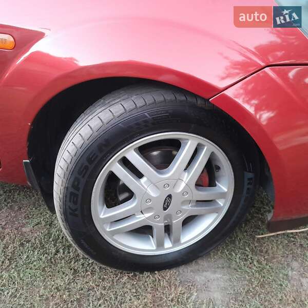 Хэтчбек Ford Fiesta 2006 в Прилуках
