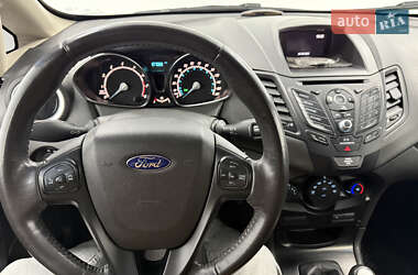 Хэтчбек Ford Fiesta 2018 в 