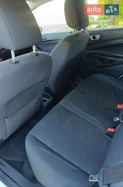 Хетчбек Ford Fiesta 2014 в 