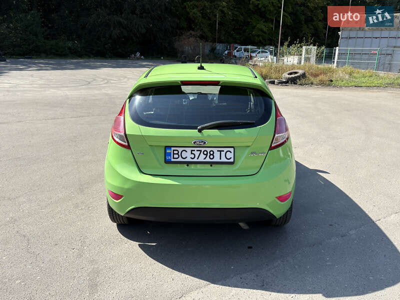 Хэтчбек Ford Fiesta 2014 в Львове