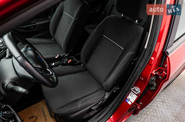 Хэтчбек Ford Fiesta 2015 в 