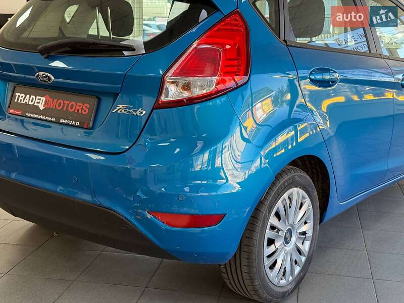 Хетчбек Ford Fiesta 2015 в Києві