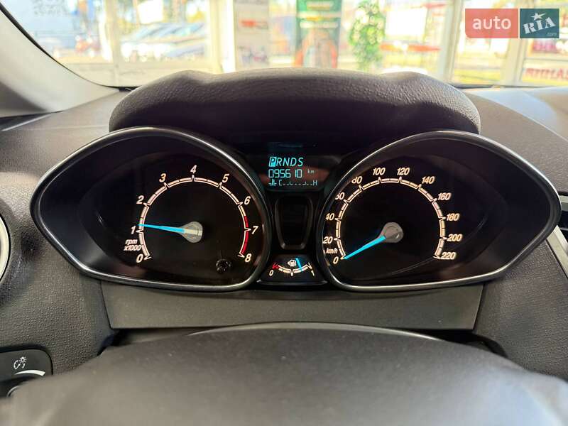 Хетчбек Ford Fiesta 2015 в Києві