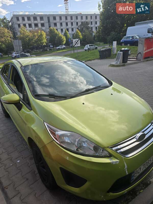 Седан Ford Fiesta 2013 в Тернополі