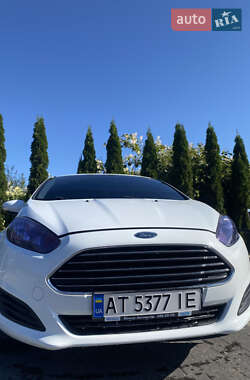 Хэтчбек Ford Fiesta 2014 в 