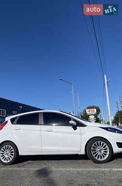 Хэтчбек Ford Fiesta 2014 в 