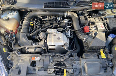 Хэтчбек Ford Fiesta 2014 в 