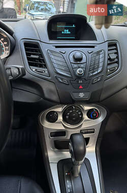 Хетчбек Ford Fiesta 2014 в 