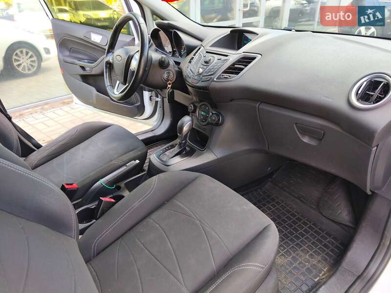Хэтчбек Ford Fiesta 2013 в Днепре