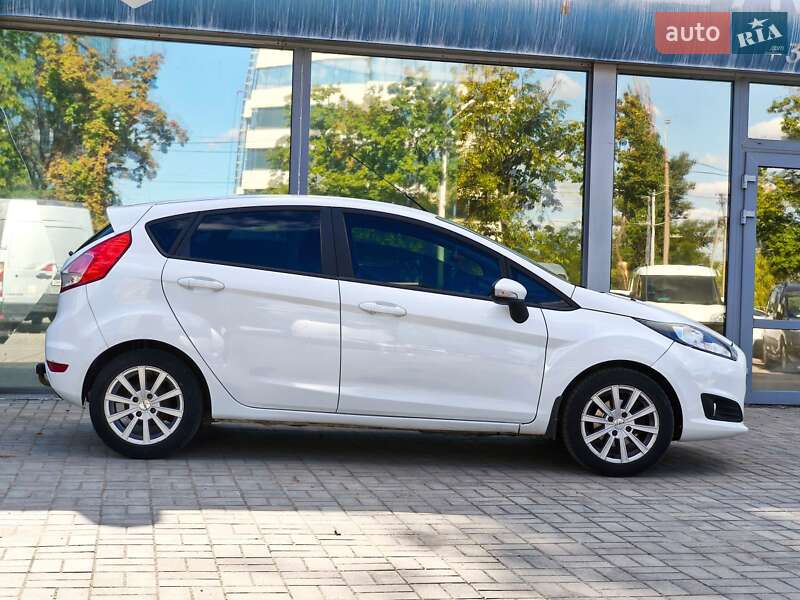 Хэтчбек Ford Fiesta 2013 в Днепре