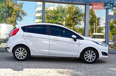 Хэтчбек Ford Fiesta 2013 в 