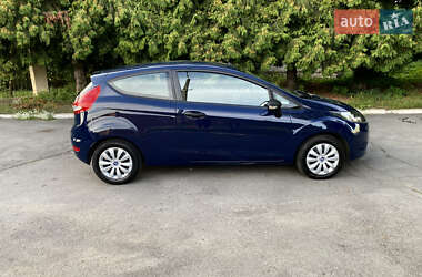 Хэтчбек Ford Fiesta 2012 в 