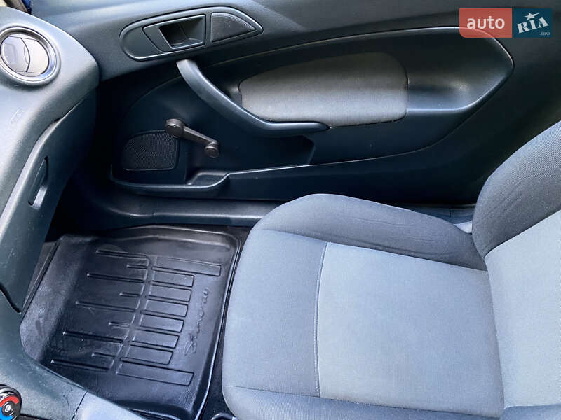 Хэтчбек Ford Fiesta 2012 в Ровно фото 22 Хэтчбек Ford Fiesta 2012 в Ровно