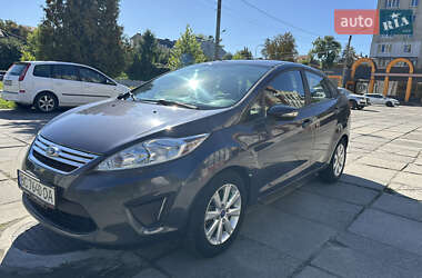 Седан Ford Fiesta 2012 в 