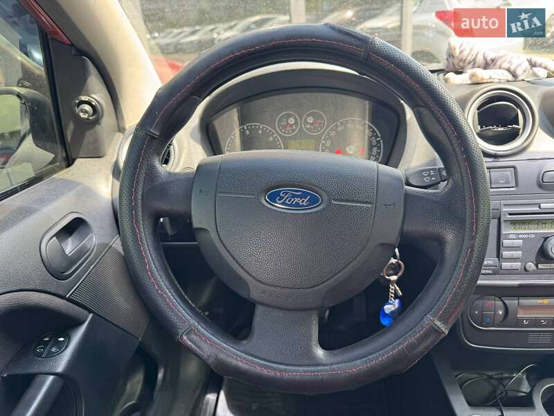Хэтчбек Ford Fiesta 2007 в Киеве