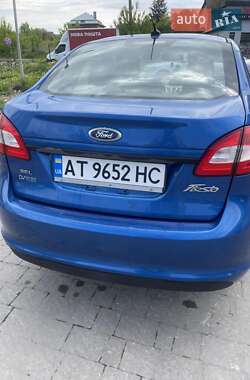 Седан Ford Fiesta 2011 в 