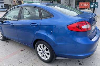 Седан Ford Fiesta 2011 в 