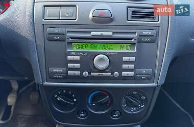 Хэтчбек Ford Fiesta 2008 в 
