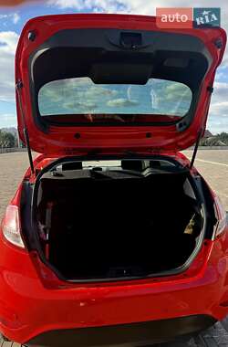 Хэтчбек Ford Fiesta 2013 в 