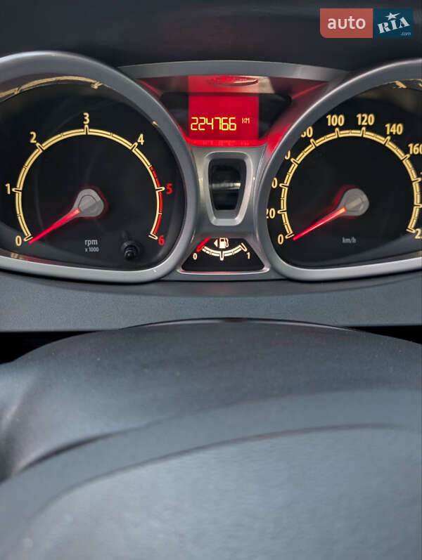 Хэтчбек Ford Fiesta 2010 в Черкассах фото 3 Хэтчбек Ford Fiesta 2010 в Черкассах
