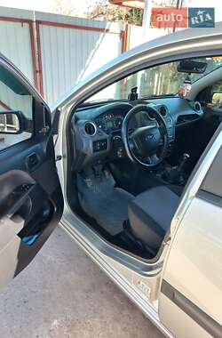 Хэтчбек Ford Fiesta 2008 в 
