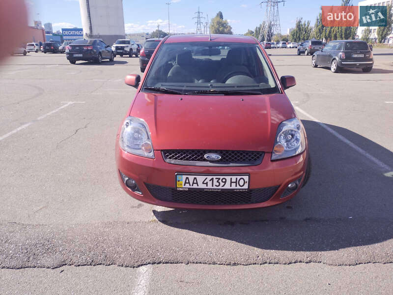 Хэтчбек Ford Fiesta 2007 в Киеве