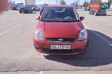 Хэтчбек Ford Fiesta 2007 в 